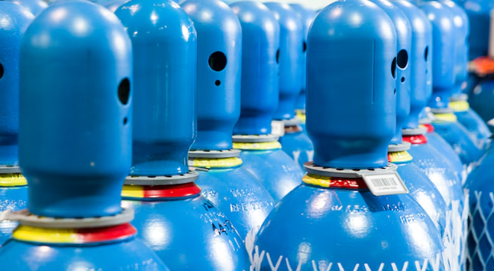 Electronics specialty gas cylinders